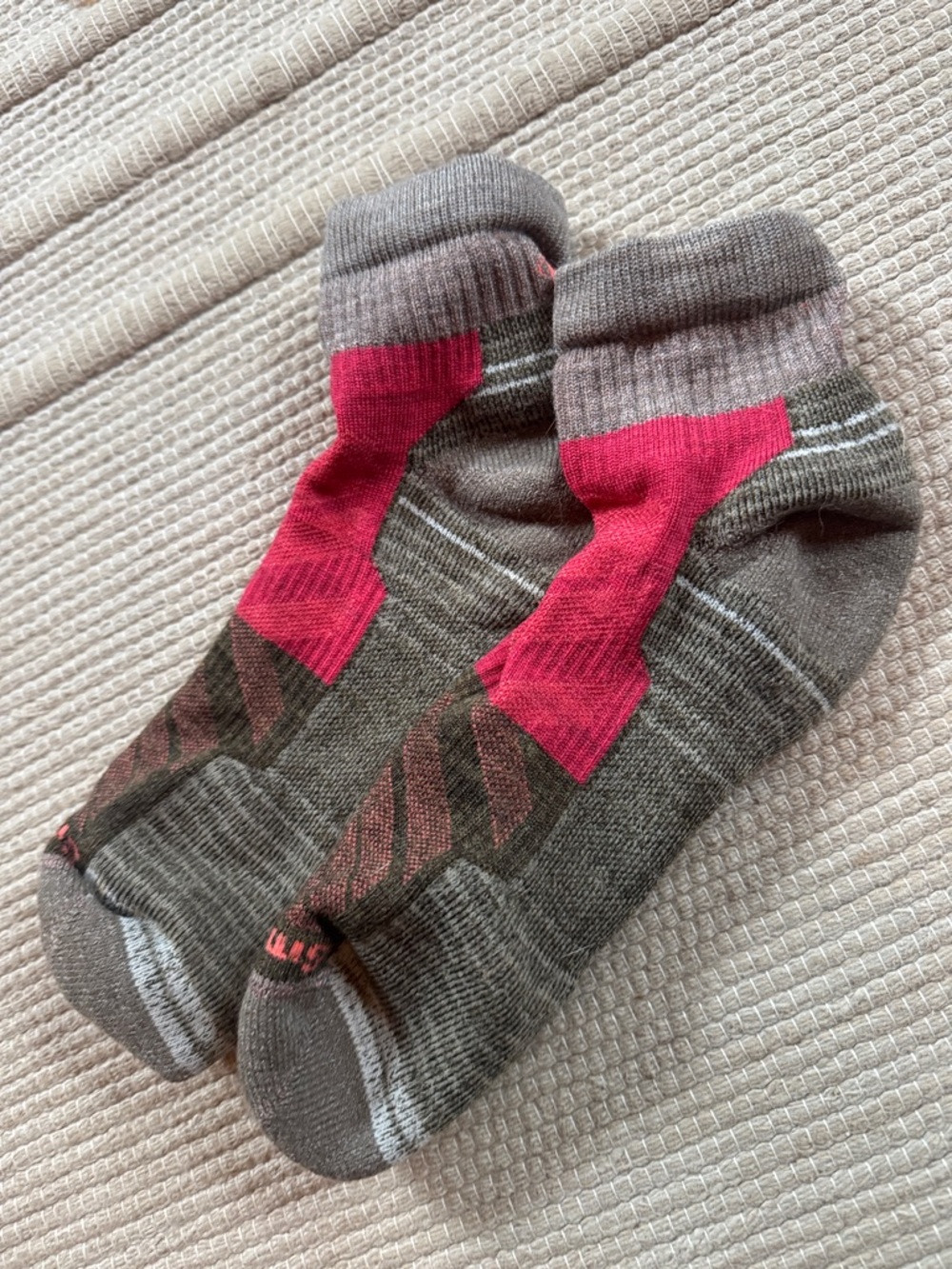 Smartwool 1 pair hike low crew merino wool socks NEW magenta taupe women’s L